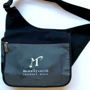 LEED’S Nylon & Canvas Saddle Bag Gently Used